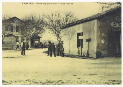 Vers le centre du village en direction du château